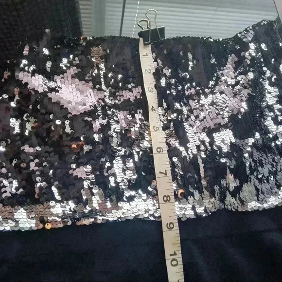 7Th Avenue New York & Company Design Studio Sequined shoulder Top Size M - Picture 14 of 15